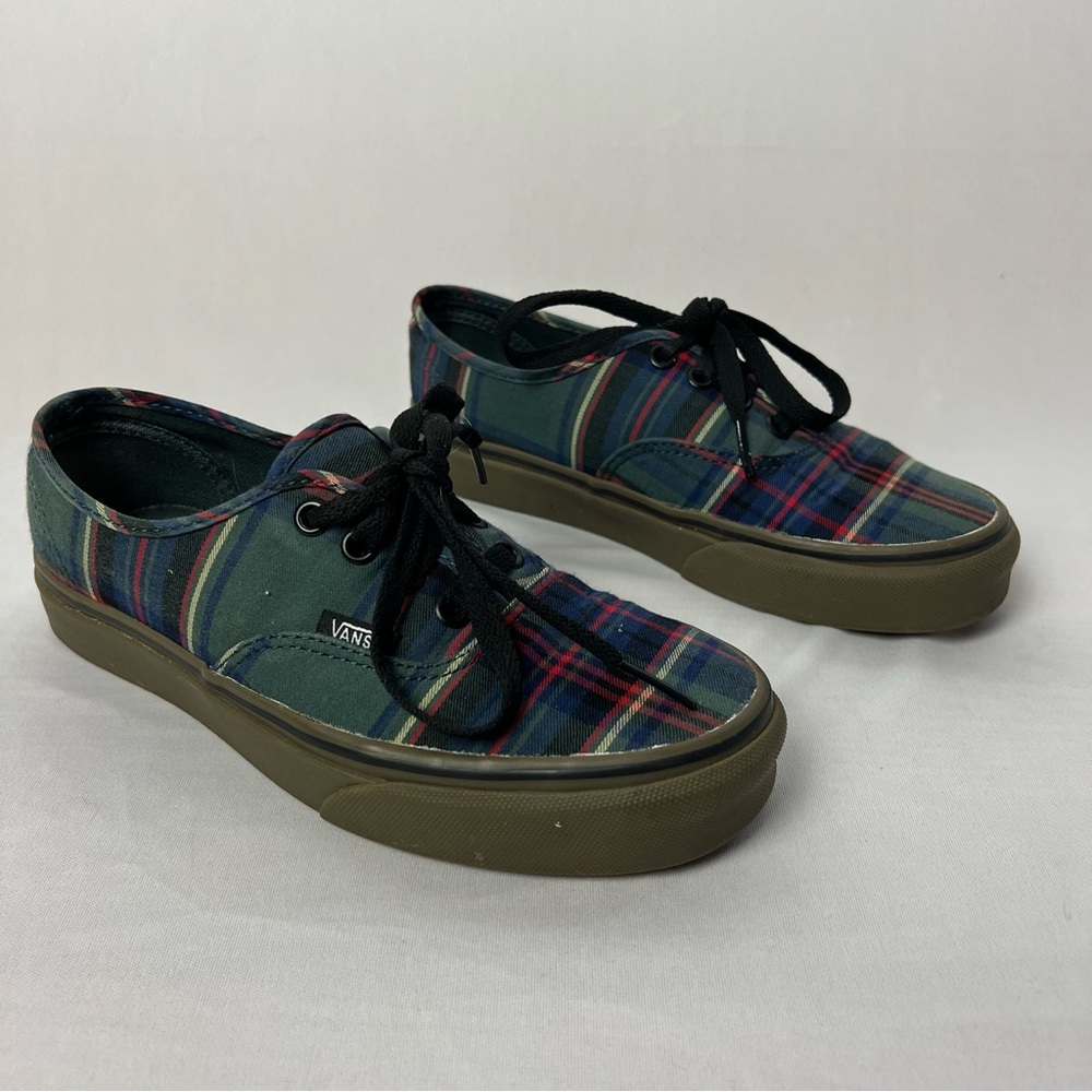 Vans plaid size 6